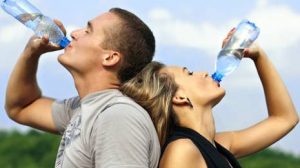 6 Manfaat Mengkonsumsi Air Putih di Pagi Hari